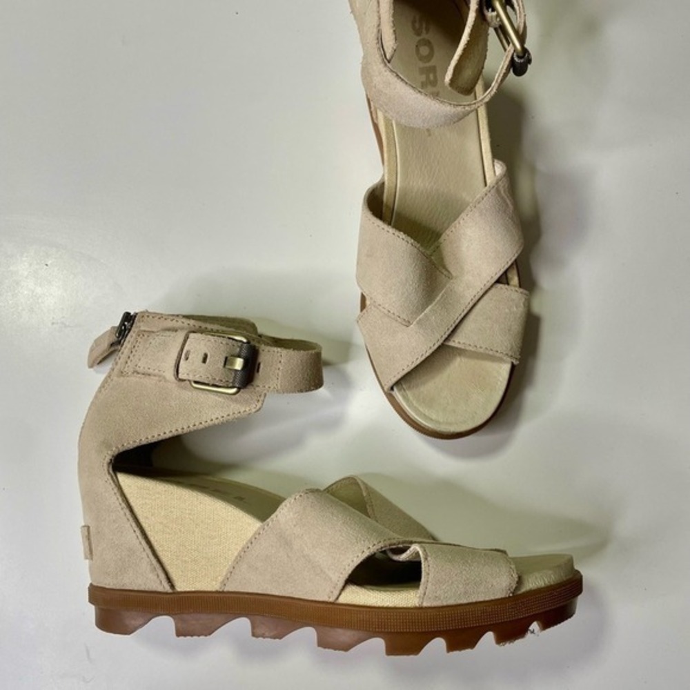 Sorel Women's Beige Suede Wedge Ankle Strap Zip Sandals Size 8.5 - Picture 2 of 7